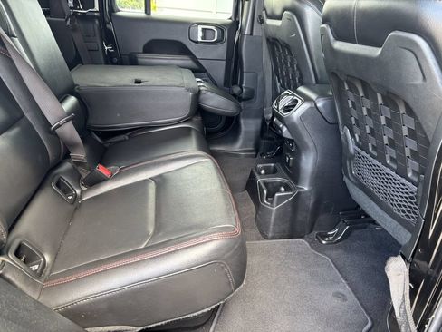 Used 2020 Jeep Gladiator Rubicon w/ Advanced Safety Group AWD/4WD image 27