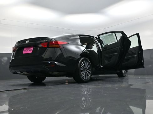 Used 2024 Nissan Altima 2.5 SV image 28