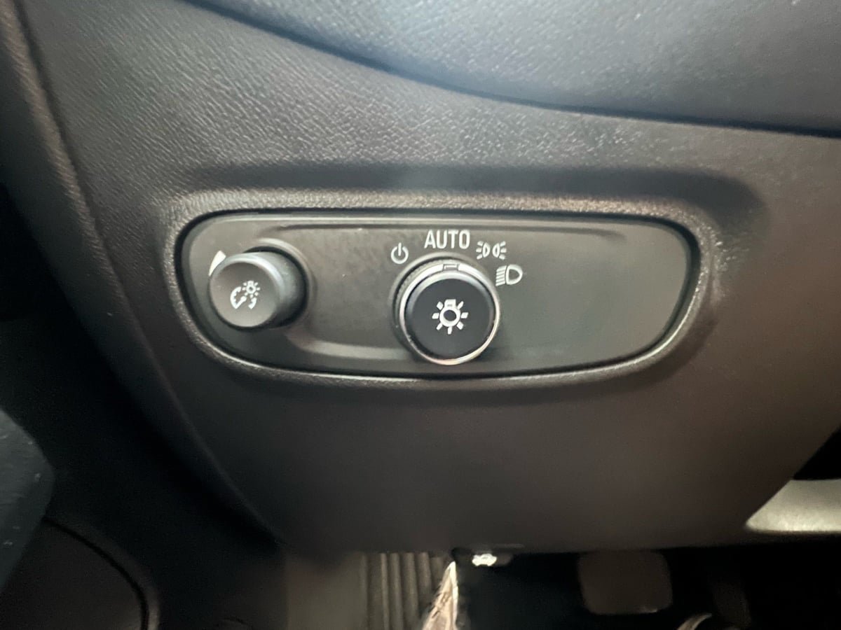 Used 2024 Chevrolet Equinox LS AWD/4WD image 31