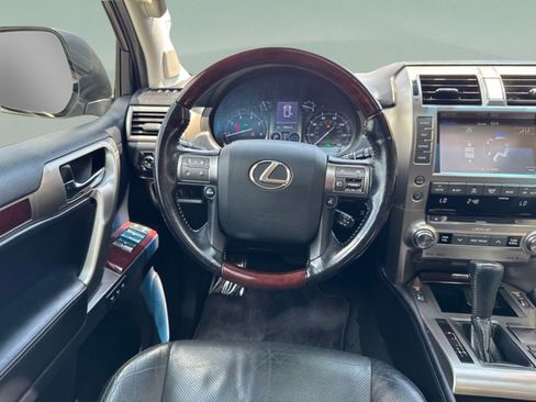 Used 2018 Lexus GX 460 Premium w/ Premium Package AWD/4WD image 25