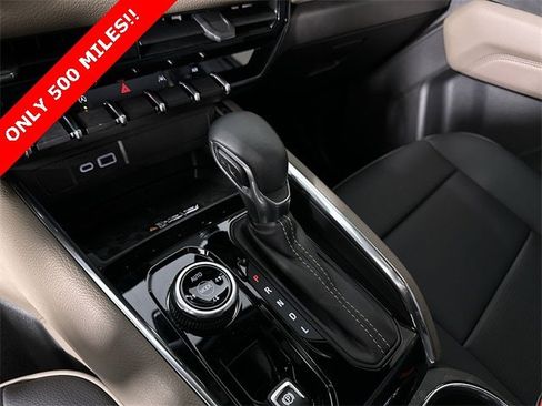 Used 2025 GMC Canyon Denali image 16