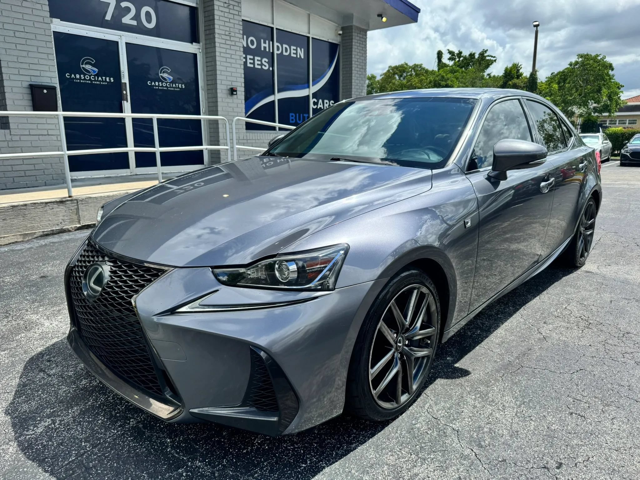 Used 2017 Lexus IS 200t F Sport w/ F Sport Package RWD image 1