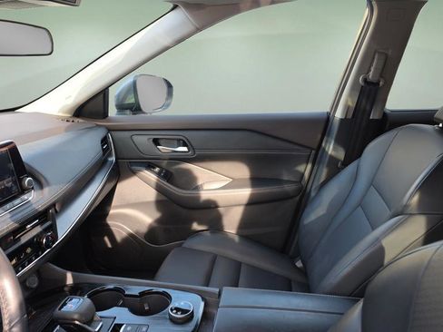 Used 2023 Nissan Rogue SV w/ SV Premium B Package image 12