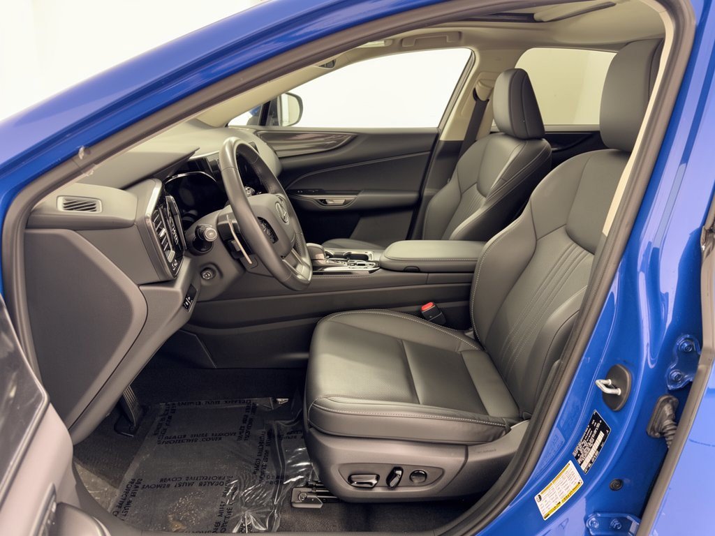 Certified 2025 Lexus NX 250 FWD w/ Towing Package (2000 Lbs) image 5