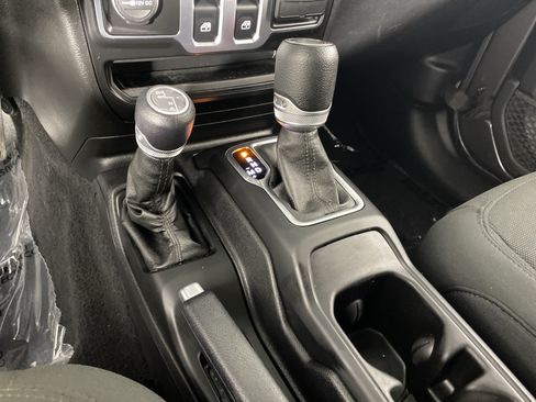 Used 2020 Jeep Wrangler Sport AWD/4WD image 28