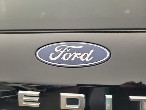 Certified 2025 Ford Expedition Active image 7