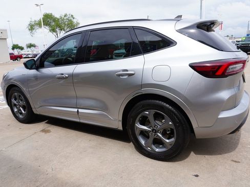 Used 2023 Ford Escape ST-Line w/ Tech Pack #1 FWD image 4