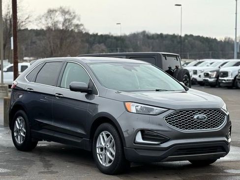 Certified 2024 Ford Edge SEL image 30