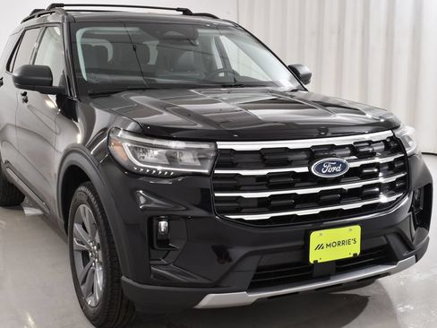 New 2026 Ford Explorer Active AWD/4WD image 4