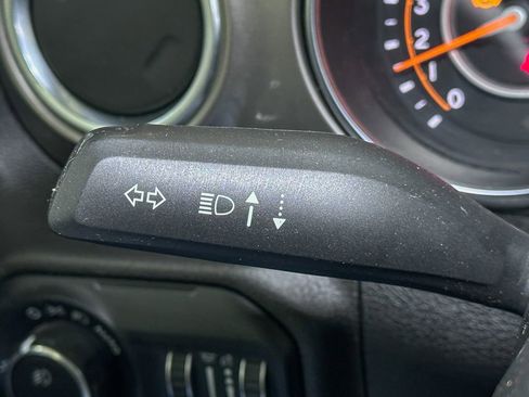 Certified 2021 Jeep Gladiator Overland w/ Cold Weather Group image 32