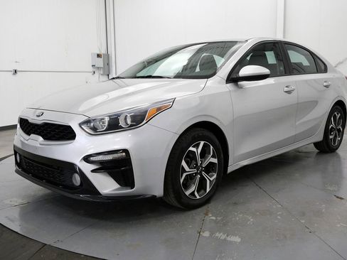 Used 2019 Kia Forte LXS FWD image 3