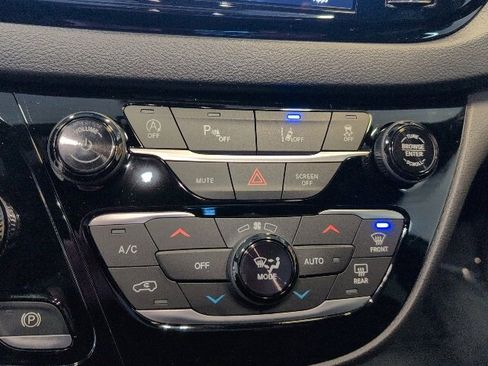 New 2026 Chrysler Voyager LX image 21