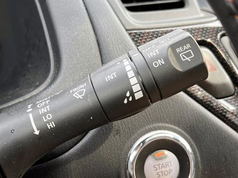 Used 2020 Nissan Pathfinder SL AWD/4WD image 24