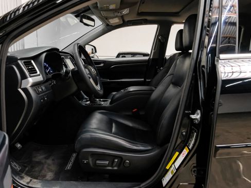 Used 2016 Toyota Highlander Limited image 4