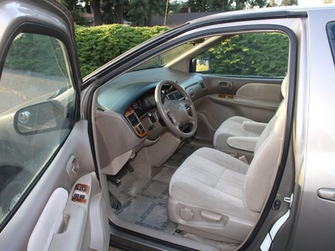 Used 1999 Toyota Sienna CE FWD image 5