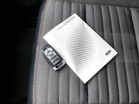 Certified 2025 Ford Explorer ST-Line w/ Premium Package image 15