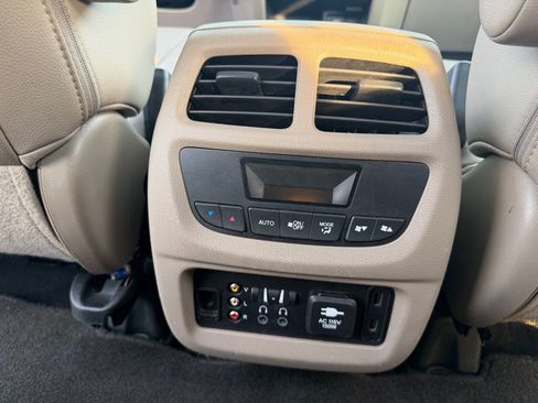 Used 2016 Honda Pilot Touring image 22