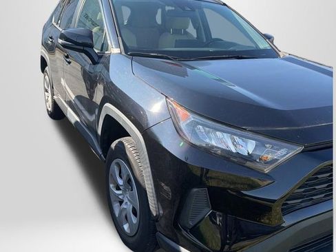 Certified 2021 Toyota RAV4 LE image 3