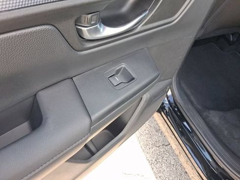 Used 2024 Honda CR-V LX image 10