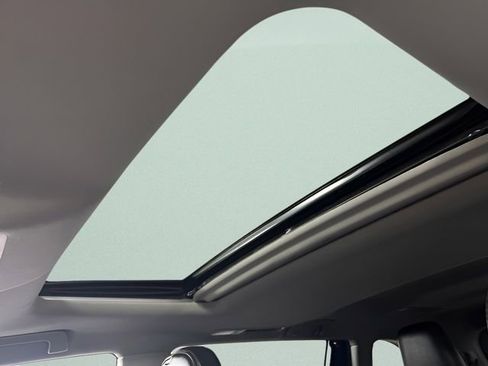 Used 2018 Toyota Highlander Limited image 26