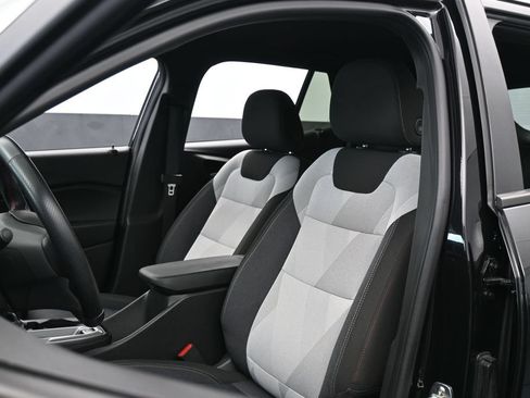 Used 2025 Chevrolet Trax RS w/ Driver Confidence Package FWD image 10