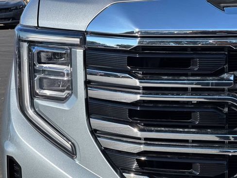 Used 2025 GMC Sierra 1500 SLT w/ SLT Premium Plus Package AWD/4WD image 47