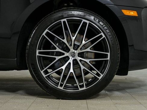 New 2026 Porsche Macan AWD/4WD image 38