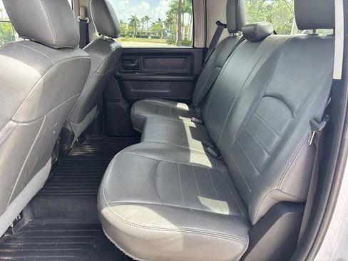 Used 2017 RAM 2500 Tradesman w/ Chrome Appearance Group RWD image 8