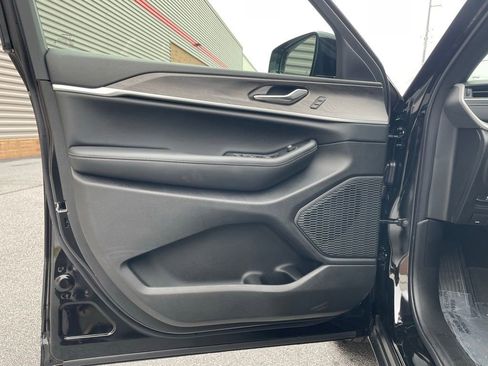 New 2025 Jeep Grand Cherokee L Limited w/ Black Appearance Package RWD image 9