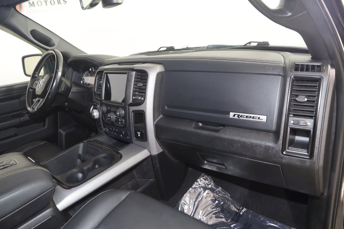 Used 2018 RAM 1500 Rebel w/ Luxury Group AWD/4WD image 32