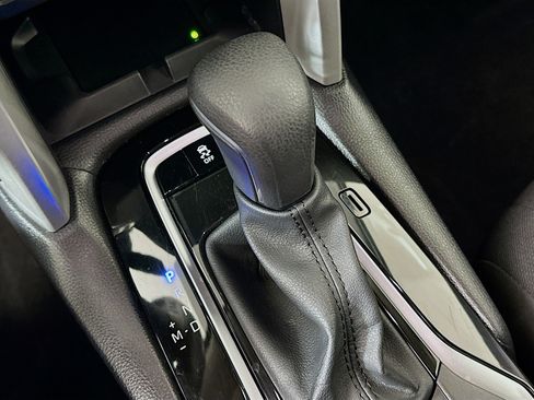 Used 2025 Toyota Corolla Cross LE image 24