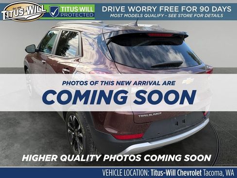 Used 2022 Chevrolet TrailBlazer LT w/ Convenience Package FWD image 3
