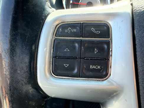 Used 2013 Chrysler Town & Country Touring FWD image 9