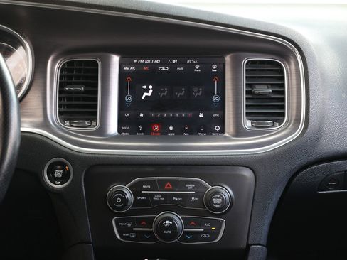 Used 2018 Dodge Charger R/T Scat Pack image 40