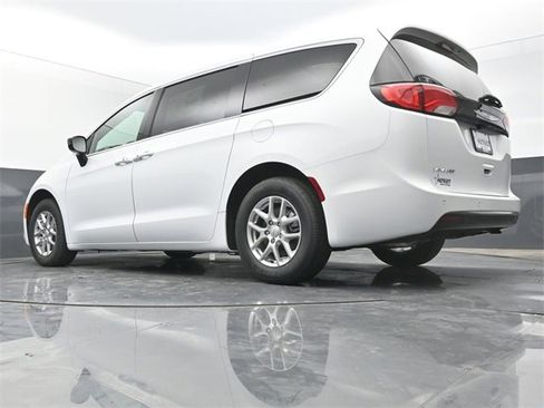 New 2026 Chrysler Voyager LX image 37