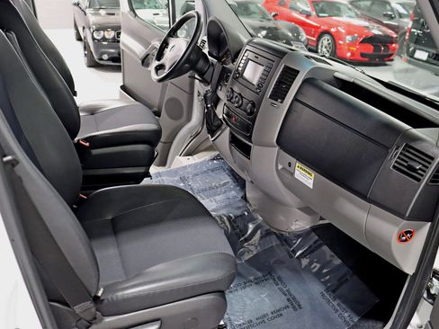 Used 2017 Mercedes-Benz Sprinter 3500 image 21