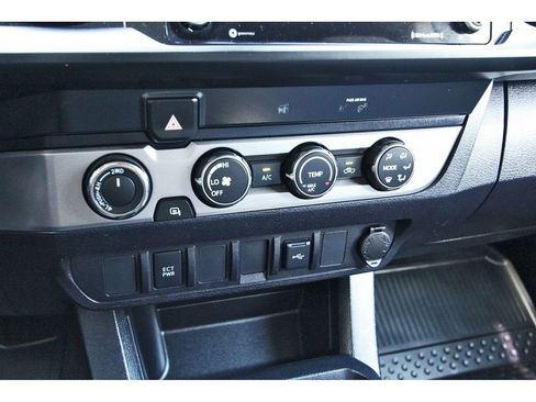 Used 2020 Toyota Tacoma SR image 28