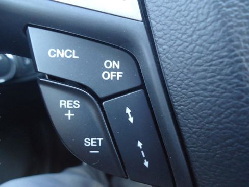 Used 2019 Ford Fusion SE FWD image 21