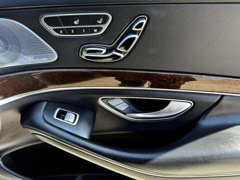 Used 2019 Mercedes-Benz S 560 4MATIC Sedan image 46