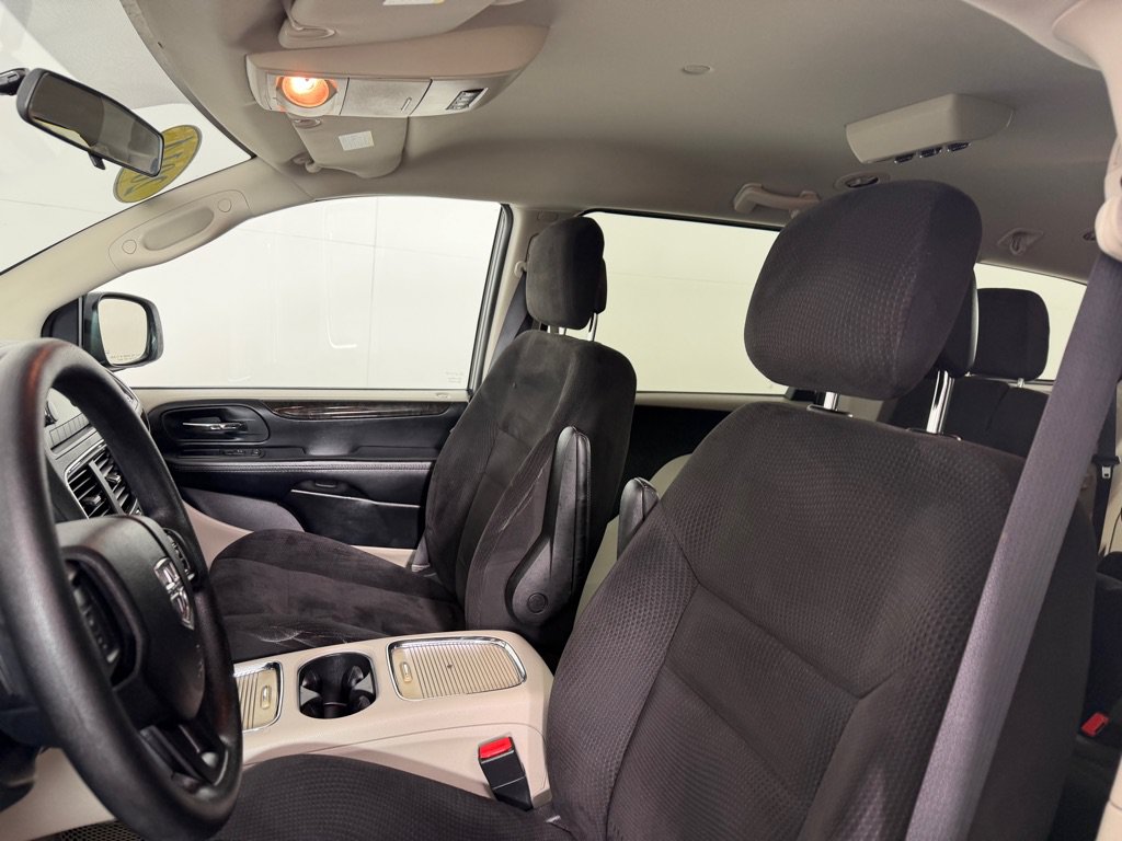 Used 2014 Dodge Grand Caravan SXT FWD image 12