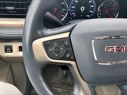 Used 2022 GMC Acadia Denali w/ Denali Ultimate Package AWD/4WD image 19