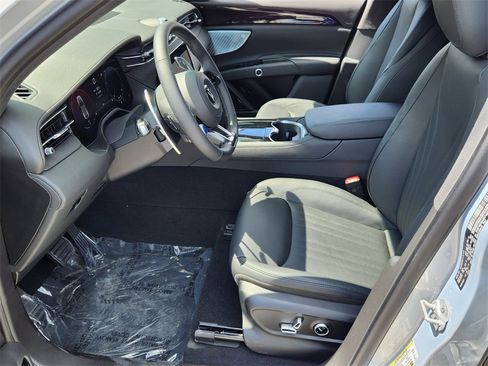 New 2024 Maserati Grecale Modena image 6