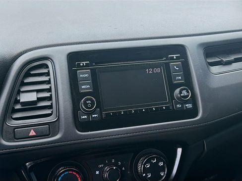 Certified 2022 Honda HR-V LX image 12