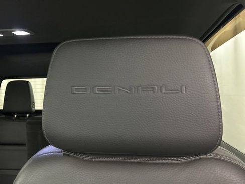 Used 2021 GMC Sierra 2500 Denali w/ Denali Ultimate Package image 9