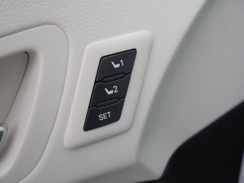 New 2026 Toyota Sienna Platinum AWD/4WD image 14
