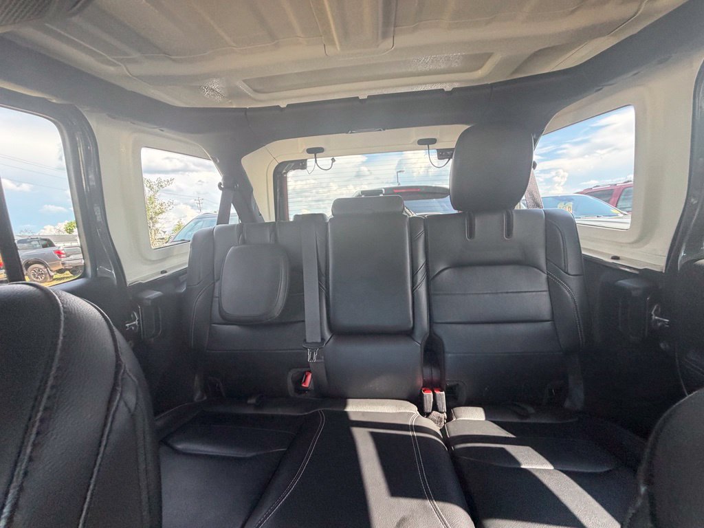 Used 2023 Jeep Wrangler Unlimited Sahara AWD/4WD image 52