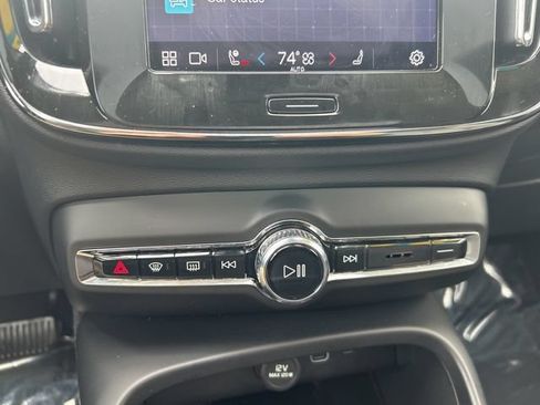 Used 2025 Volvo XC40 B5 Plus AWD/4WD image 25