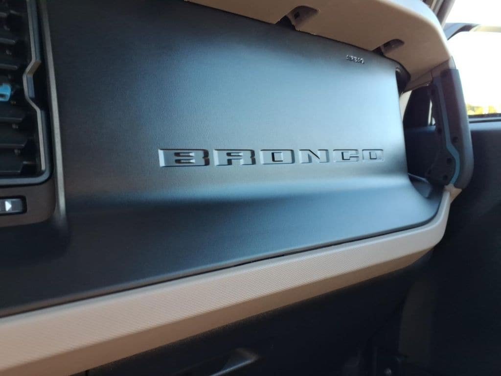 Used 2023 Ford Bronco Wildtrak AWD/4WD image 31