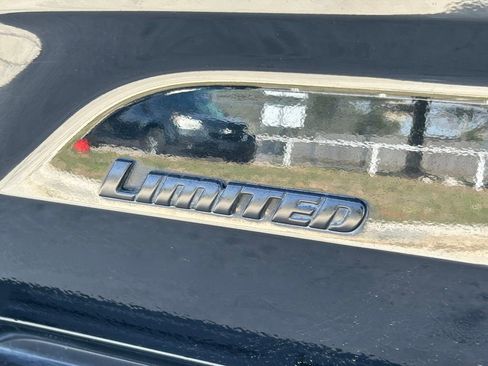 Used 2023 Toyota Sequoia Limited image 18