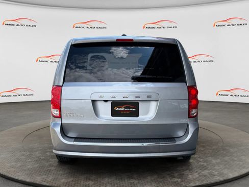 Used 2016 Dodge Grand Caravan SE w/ Quick Order Package 29E SE FWD image 9